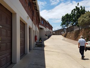 169 m² Industrial space in Briardene