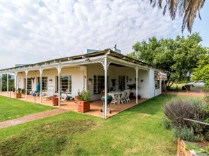 3 Bed House in Hekpoort
