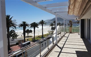 393 m² Office Space in Camps Bay