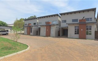 3 Bedroom Townhouse in Baileys Muckleneuk