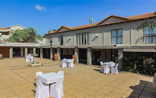 450 m² Commercial space in Olympus