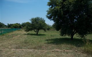 1000 m² Land available in Boschkop