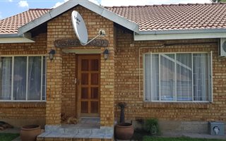 3 Bedroom House in Oos-Einde