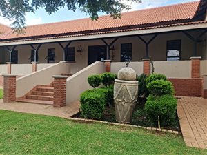 4 Bed House in Kameelfontein and surrounds