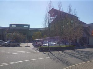 Commercial space in Eldoraigne