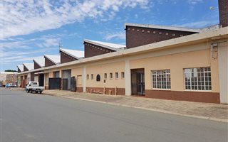 3799 m² Industrial space in New Centre
