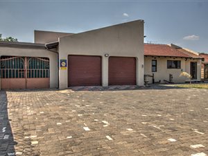 4 Bed House in Windmill Park
