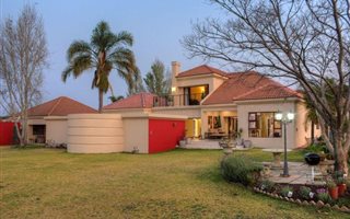 4 Bedroom House in Hennopspark