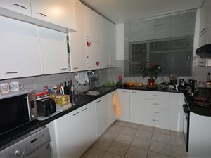 3 Bed Apartment in Claremont