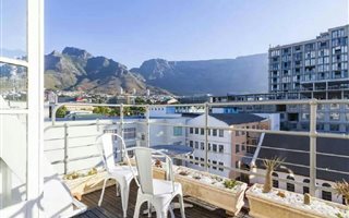 2 Bedroom Apartment in Zonnebloem