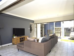 5 Bed House in Kyalami
