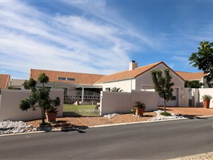 4 Bed House in Pinehurst