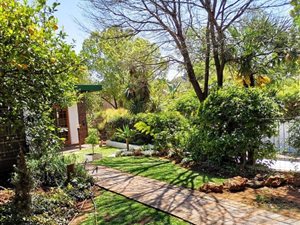 4 Bed House in Florida Glen