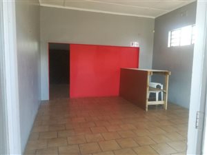 62 m² Retail Space in Despatch