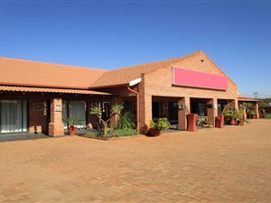 1423 m² Commercial space in Kameeldrift East