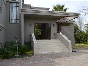 5 Bed House in Northdene