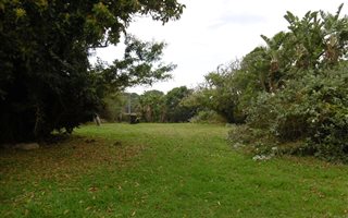 3859 m² Land available in Illovo Beach