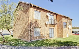2 Bedroom Apartment in Weltevreden Park