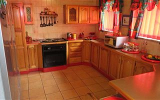 3 Bedroom House in Rhodesfield