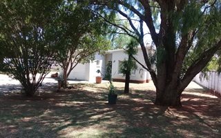 3 Bedroom House in Rothdene