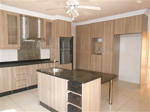 5 Bed House in Libradene