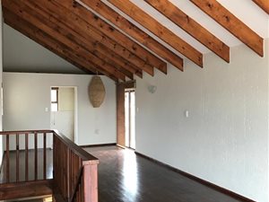 2 Bed Apartment in Paulshof