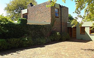 4 Bedroom House in Claremont