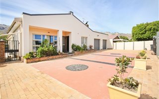4 Bedroom House in Dobson