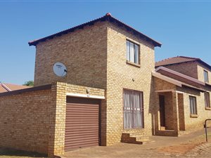 3 Bed Townhouse in Witpoortjie