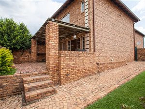 2 Bed Townhouse in Hazeldean (Silverlakes Surroundings)