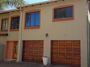 5 Bed Townhouse in Woodhill