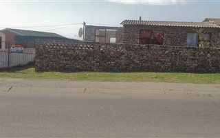 2 Bedroom House in Hillside