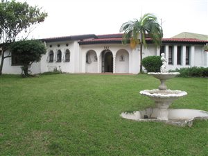 4 Bed House in Athlone Park