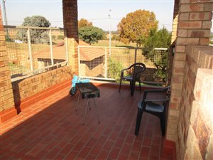 2 Bed Apartment in Clubview