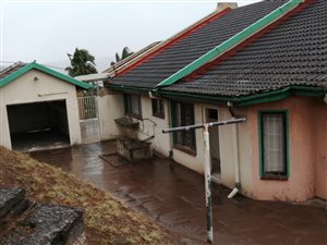 3 Bed House in Nagina