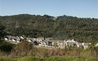 920 m² Land available in Green Pastures
