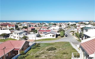 600 m² Land available in Struisbaai