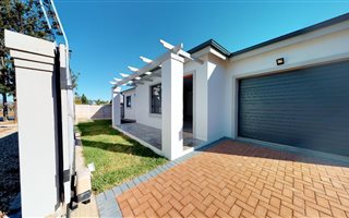 3 Bedroom House in Van Riebeeck Park