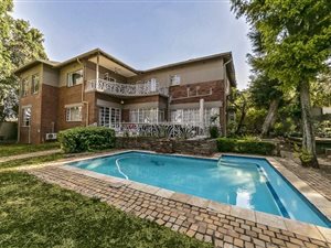 4 Bed House in Melrose