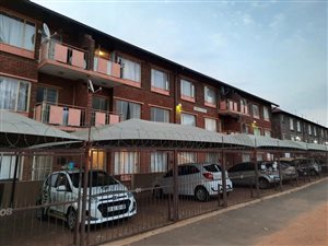 2 Bed Apartment in Witpoortjie