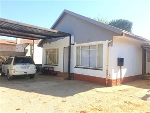 3 Bed House in Roodepoort North