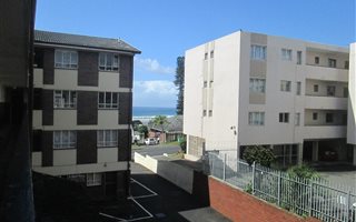 1 Bedroom Apartment in Amanzimtoti