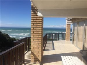 6 Bed House in Paradise Beach