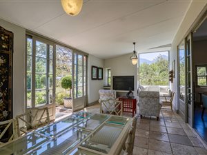 1.5 ha Farm in Sir Lowrys Pass