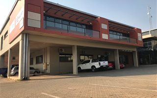 527 m² Industrial space in Irene