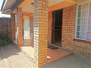 3 Bed Townhouse in Middelburg South