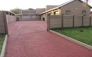 3 Bedroom House in Arboretum