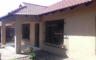 3 Bedroom Townhouse in Witbank Central