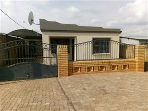 2 Bed House in Soweto Central
