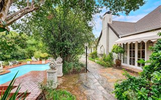 5 Bedroom House in Bryanston